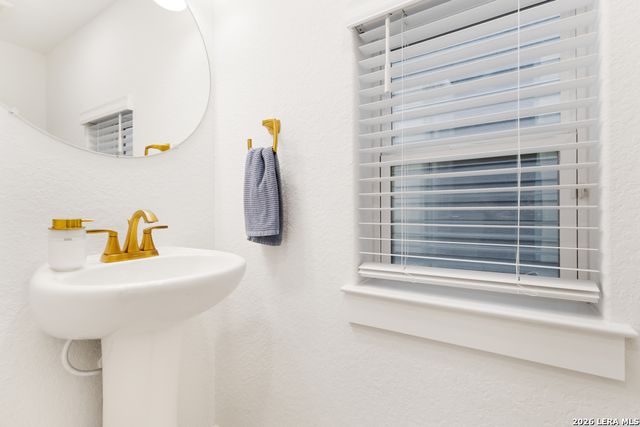 5843 Whitby Rd Unit 39, San Antonio, TX 78240