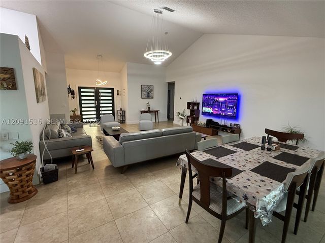 1035 NW 164th Ave 0, Pembroke Pines, FL 33028