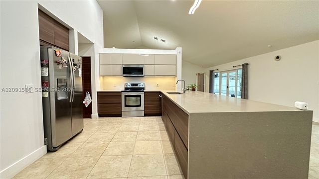 1035 NW 164th Ave 0, Pembroke Pines, FL 33028