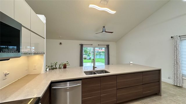 1035 NW 164th Ave 0, Pembroke Pines, FL 33028
