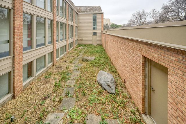 6423 Colony Way 2G, Edina, MN 55435