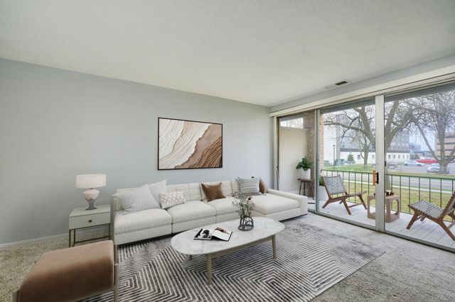 6423 Colony Way 2G, Edina, MN 55435