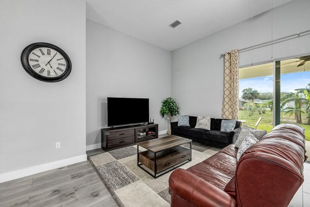 382 Eldron Boulevard NE, Palm Bay, FL 32907