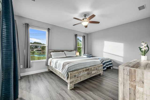 382 Eldron Boulevard NE, Palm Bay, FL 32907