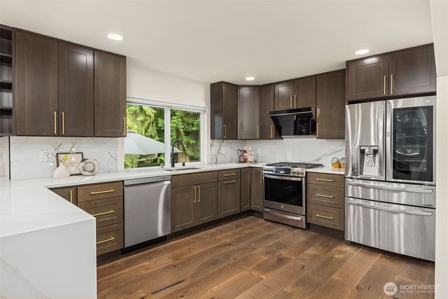22213 NE 31st Street, Sammamish, WA 98074