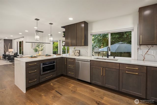 22213 NE 31st Street, Sammamish, WA 98074