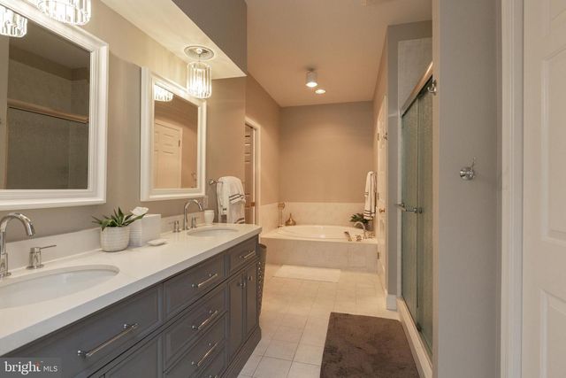 1078 STILLWOOD CIR, Lititz, PA 17543