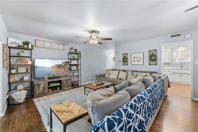 1310 W Avenue H10, Lancaster, CA 93534