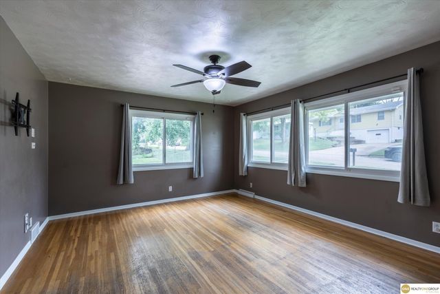3222 S 59th Street, Omaha, NE 68106