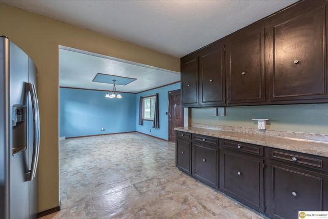 3222 S 59th Street, Omaha, NE 68106