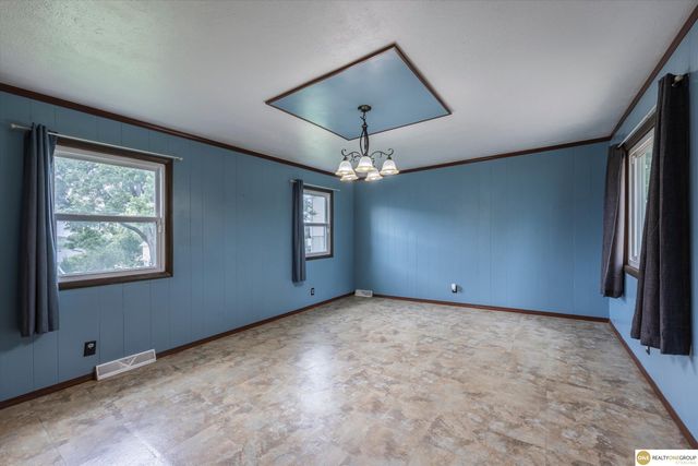 3222 S 59th Street, Omaha, NE 68106