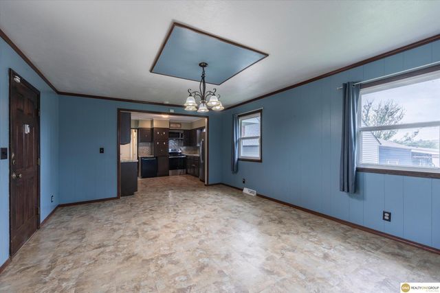 3222 S 59th Street, Omaha, NE 68106