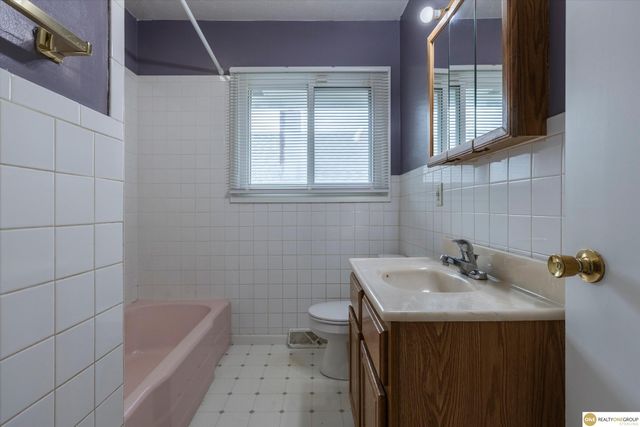 3222 S 59th Street, Omaha, NE 68106