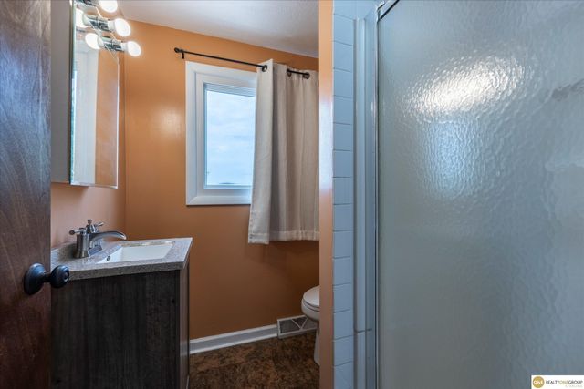 3222 S 59th Street, Omaha, NE 68106