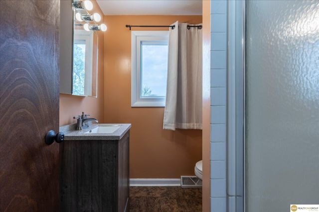 3222 S 59th Street, Omaha, NE 68106