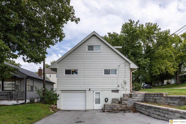 3222 S 59th Street, Omaha, NE 68106