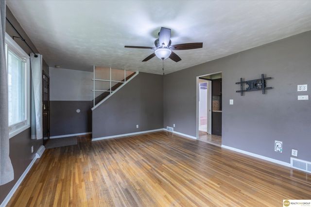 3222 S 59th Street, Omaha, NE 68106