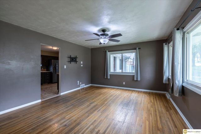 3222 S 59th Street, Omaha, NE 68106