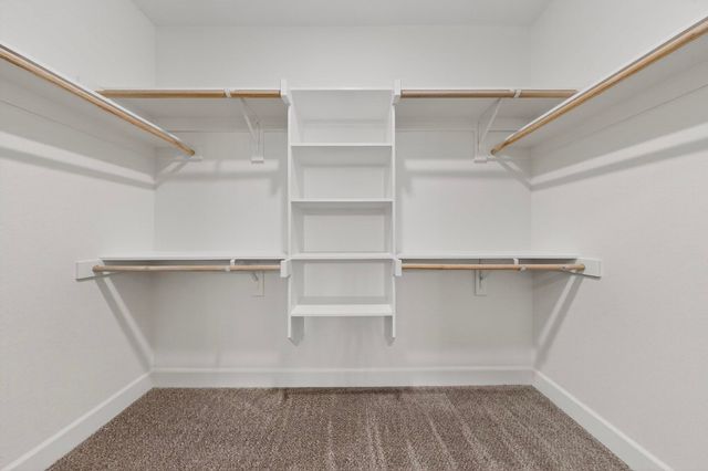 560 Oak Creek Drive, Lavon, TX 75166