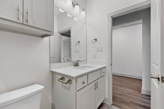 560 Oak Creek Drive, Lavon, TX 75166