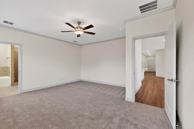 560 Oak Creek Drive, Lavon, TX 75166