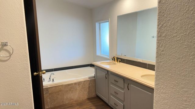 47832 N 18th Avenue, New River, AZ 85087