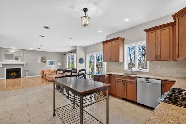 564 Route 304, Bardonia, NY 10954