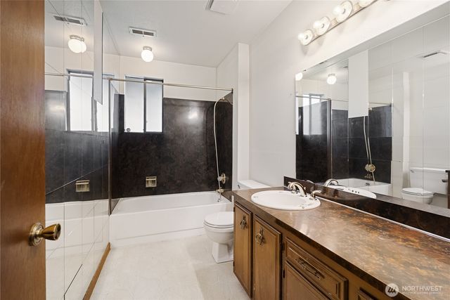 206 Bayside Place, Bellingham, WA 98225