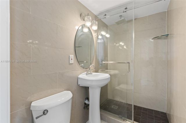 3675 N Country Club Drive 1501, Aventura, FL 33180