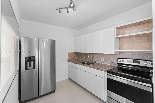 3675 N Country Club Drive 1501, Aventura, FL 33180
