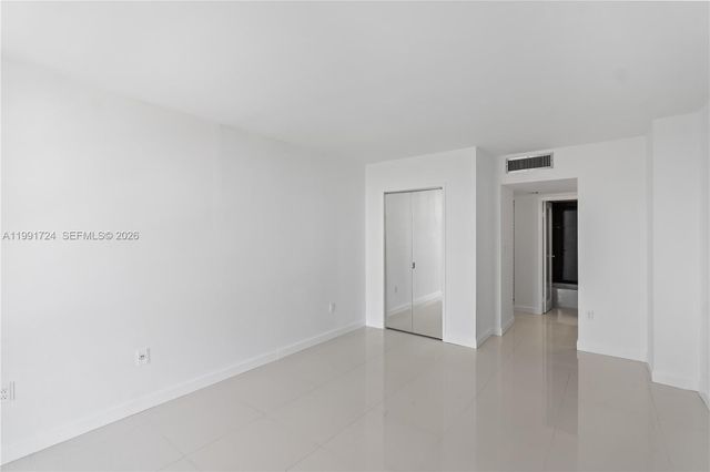 3675 N Country Club Drive 1501, Aventura, FL 33180
