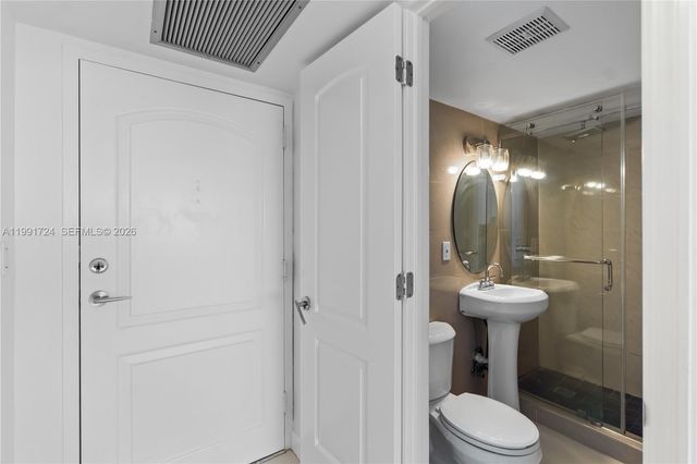 3675 N Country Club Drive 1501, Aventura, FL 33180