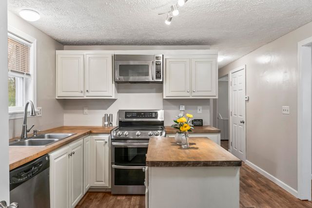 35 Buttonwood Road, South Berwick, ME 03908