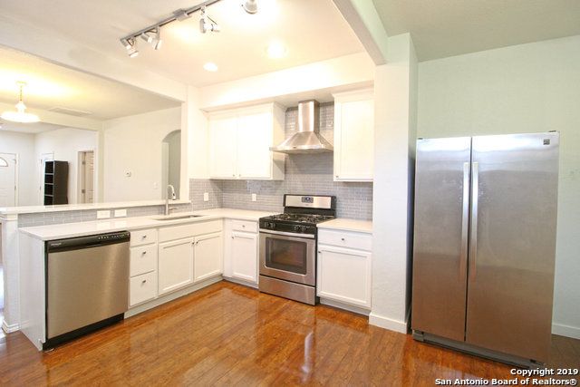 728 E MYRTLE ST, San Antonio, TX 78212
