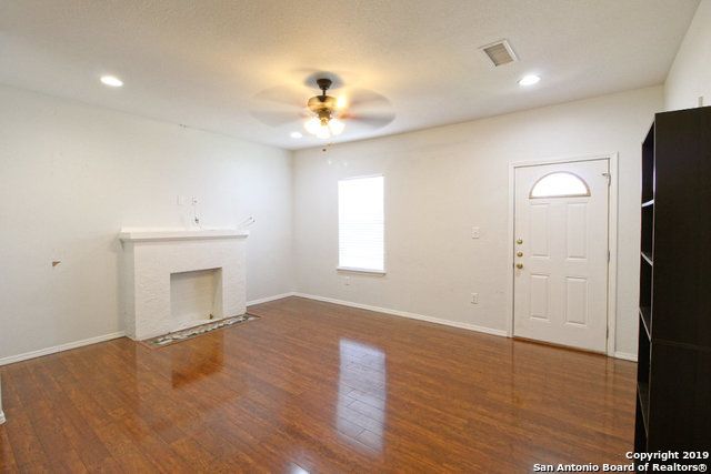 728 E MYRTLE ST, San Antonio, TX 78212