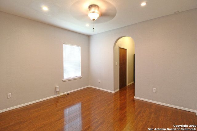 728 E MYRTLE ST, San Antonio, TX 78212