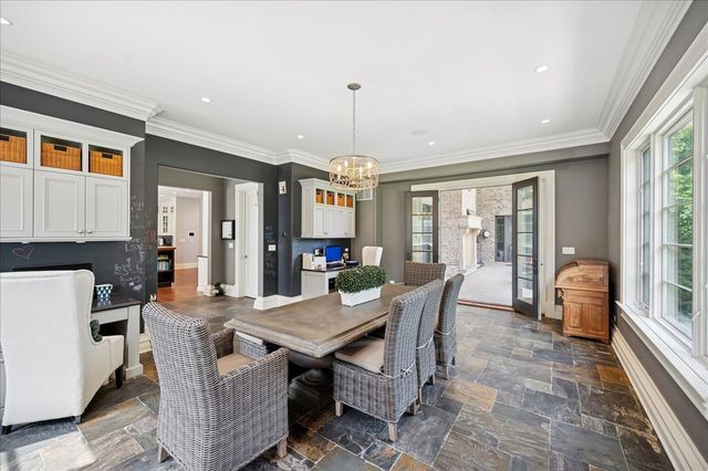 24 Bridlewood Road, Northbrook, IL 60062