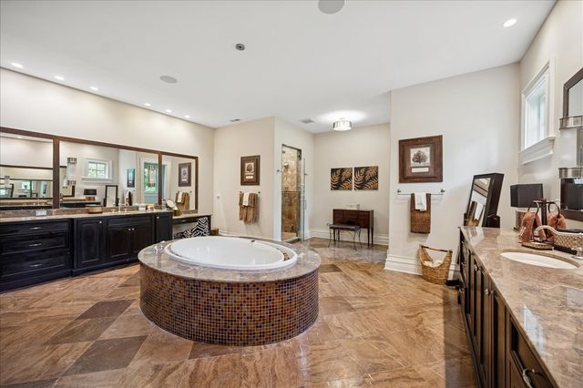 24 Bridlewood Road, Northbrook, IL 60062
