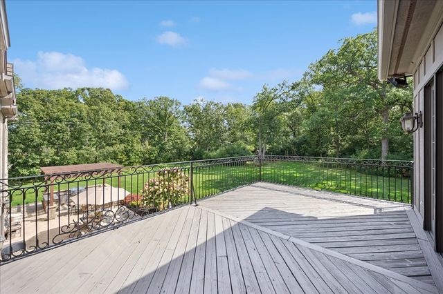 24 Bridlewood Road, Northbrook, IL 60062