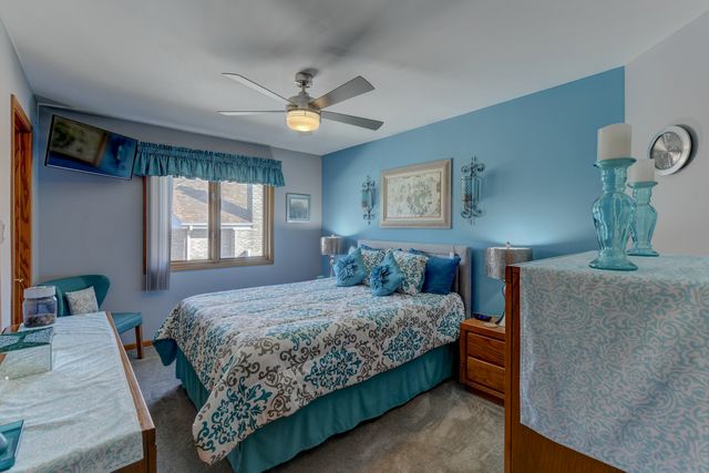 8502 Meadows Edge Trail, Tinley Park, IL 60487