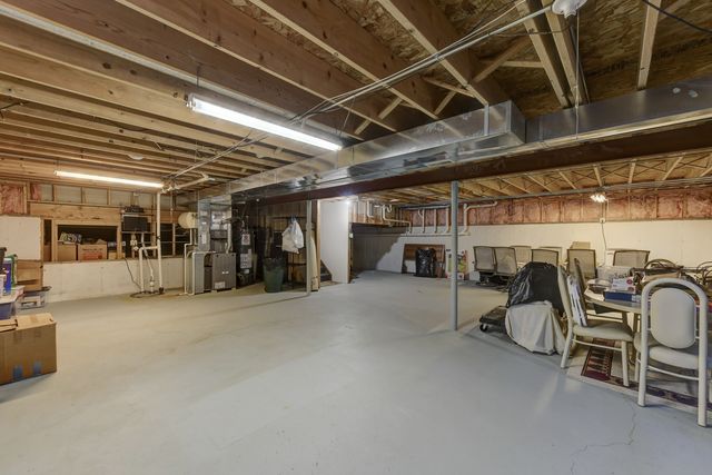 8502 Meadows Edge Trail, Tinley Park, IL 60487