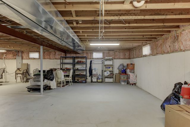 8502 Meadows Edge Trail, Tinley Park, IL 60487