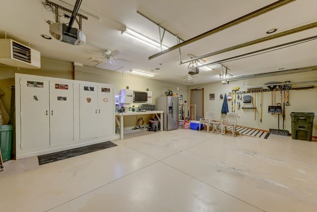 8502 Meadows Edge Trail, Tinley Park, IL 60487