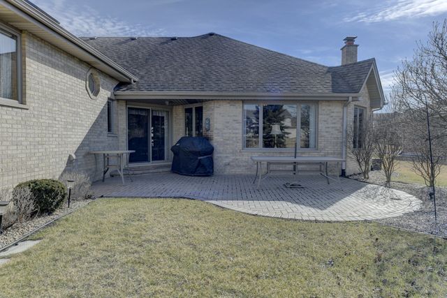 8502 Meadows Edge Trail, Tinley Park, IL 60487