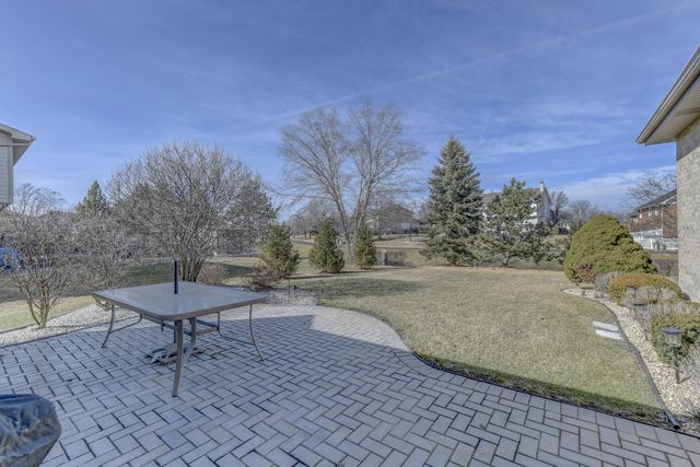 8502 Meadows Edge Trail, Tinley Park, IL 60487