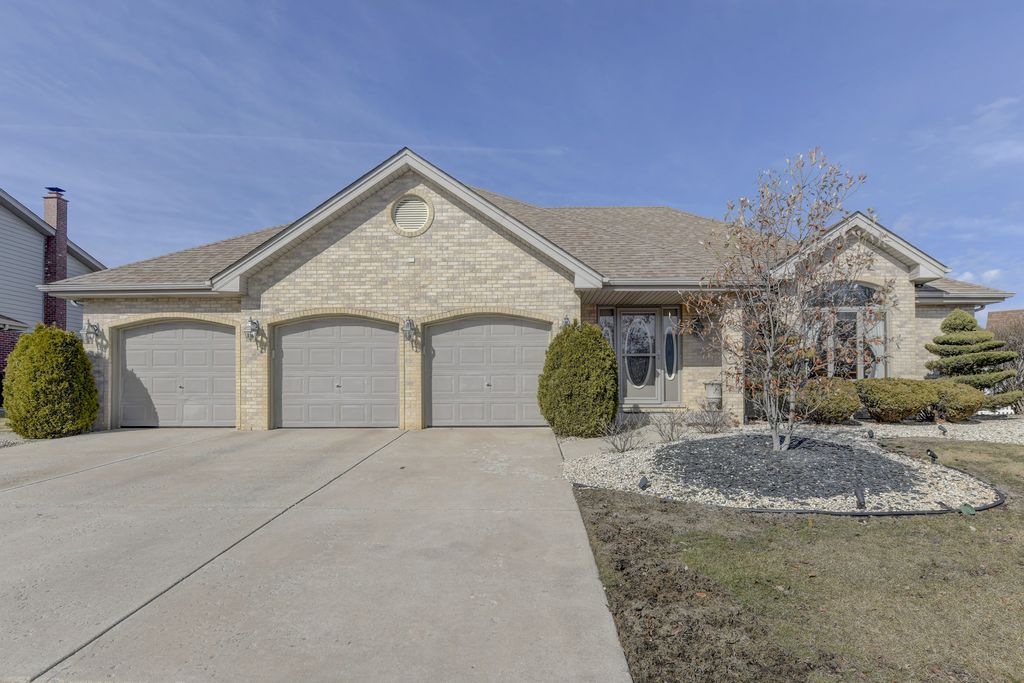 8502 Meadows Edge Trail, Tinley Park, IL 60487