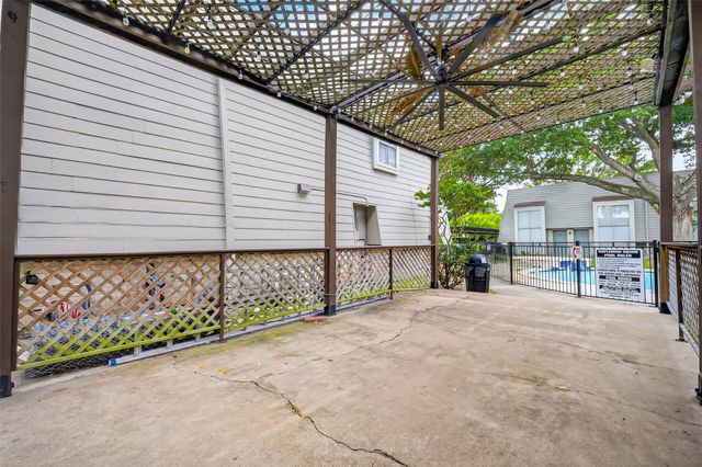 5929 Queensloch Drive 131, Houston, TX 77096