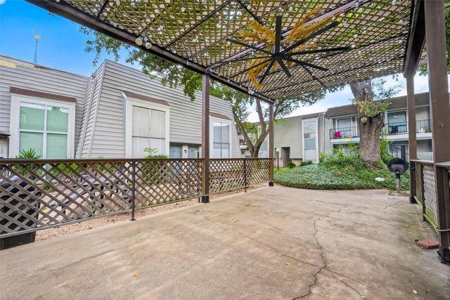 5929 Queensloch Drive 131, Houston, TX 77096