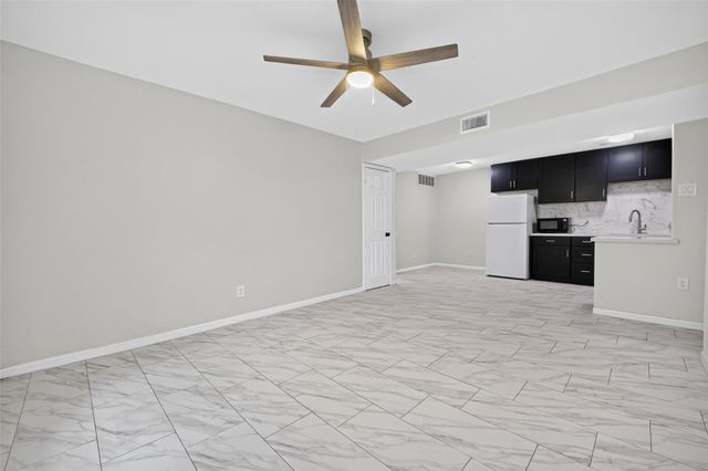 5929 Queensloch Drive 131, Houston, TX 77096