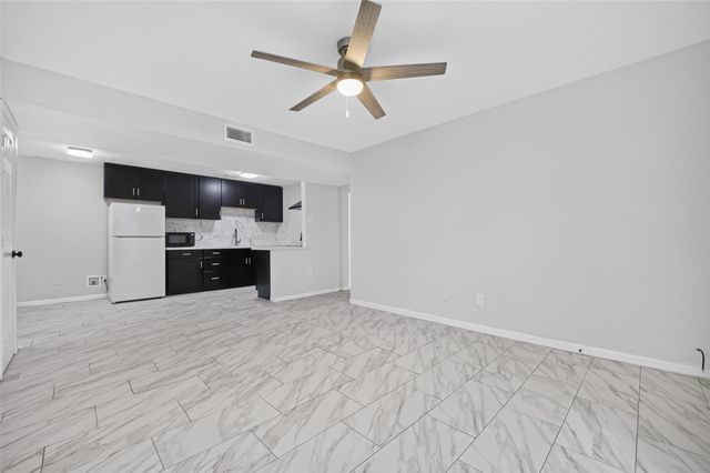 5929 Queensloch Drive 131, Houston, TX 77096